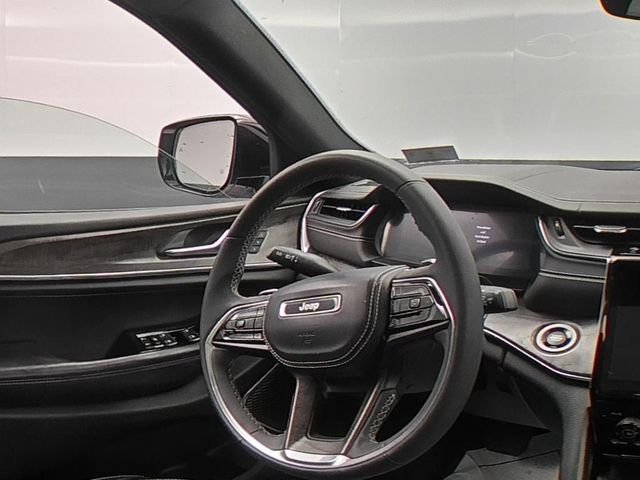 Used 2023 White Jeep Overland image 35