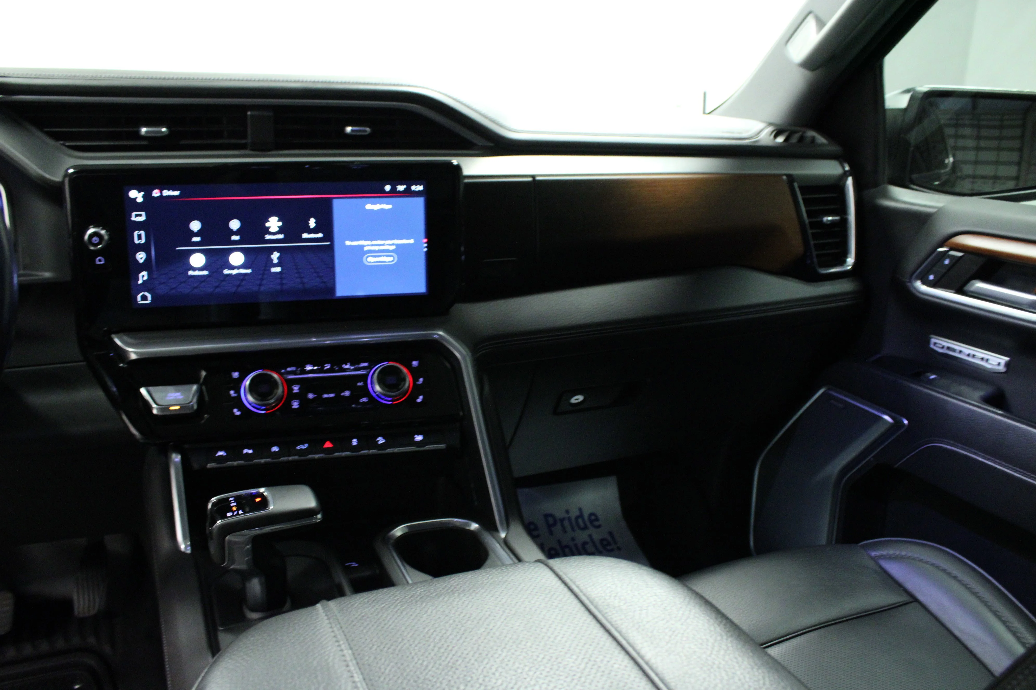 Used 2023 Onyx Black GMC Denali image 19