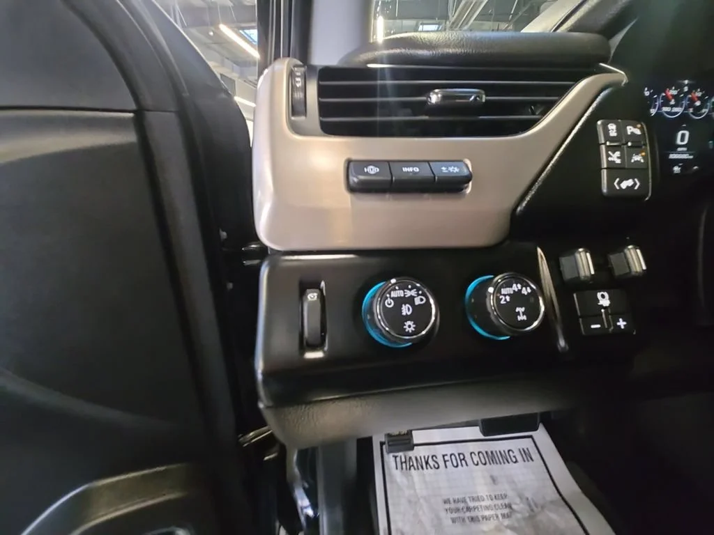 Used 2019 Onyx Black GMC Denali image 26