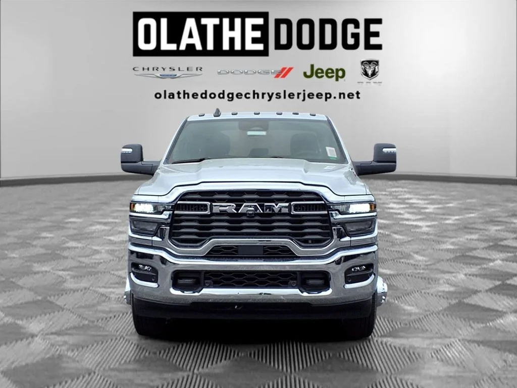 New 2026 Silver-Zynith Exterior Paint RAM Big Horn image 29