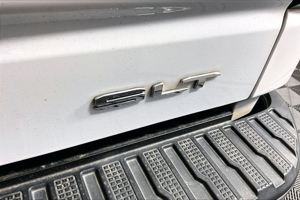 Used 2020 White GMC SLT image 21