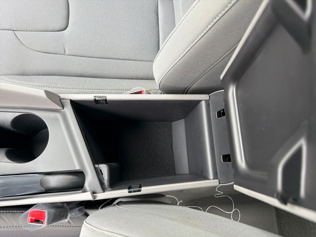 Certified Used 2026 Fluid Metal Hyundai SE image 25