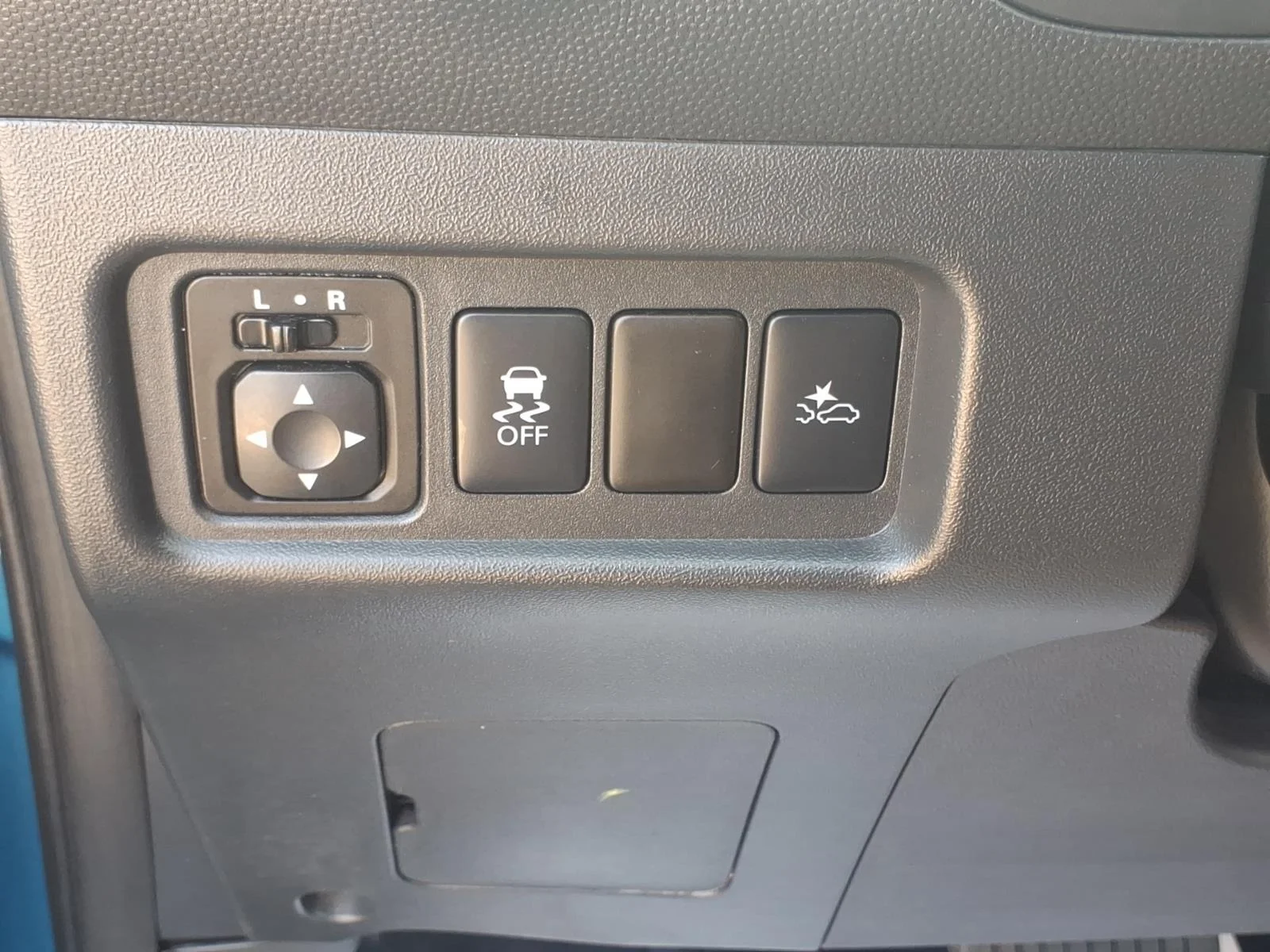 Used 2021 Sapphire Blue Mitsubishi ES image 24
