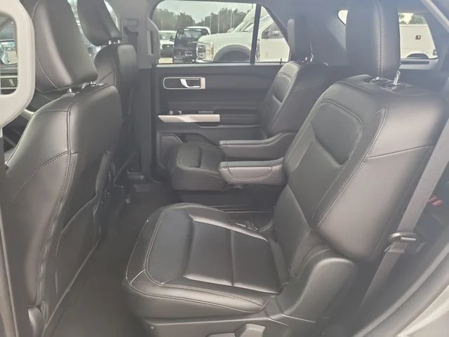 Used 2023 Silver Ford XLT image 14