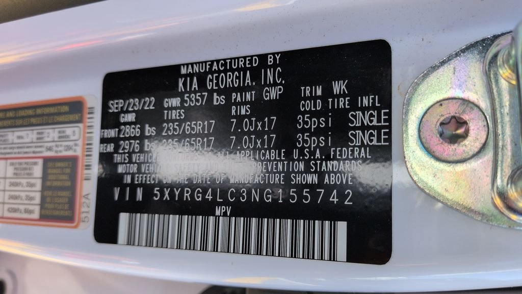 Used 2022 White Kia LX image 22