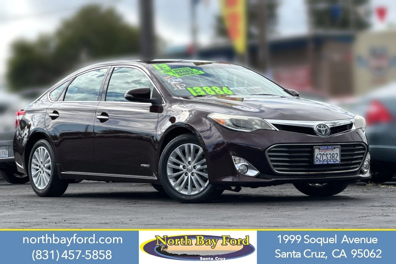 2013 Toyota Avalon Limited Hybrid's photo