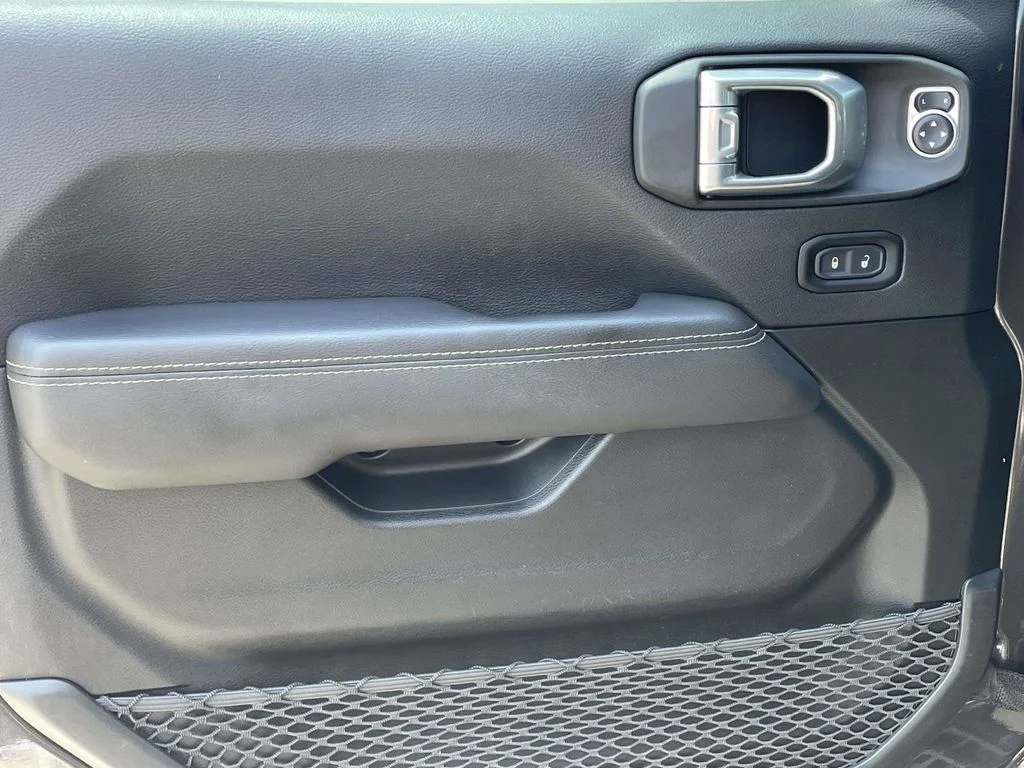 Used 2021 Gray Jeep Unlimited Sahara image 23