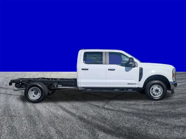 New 2027 White Ford XL image 3