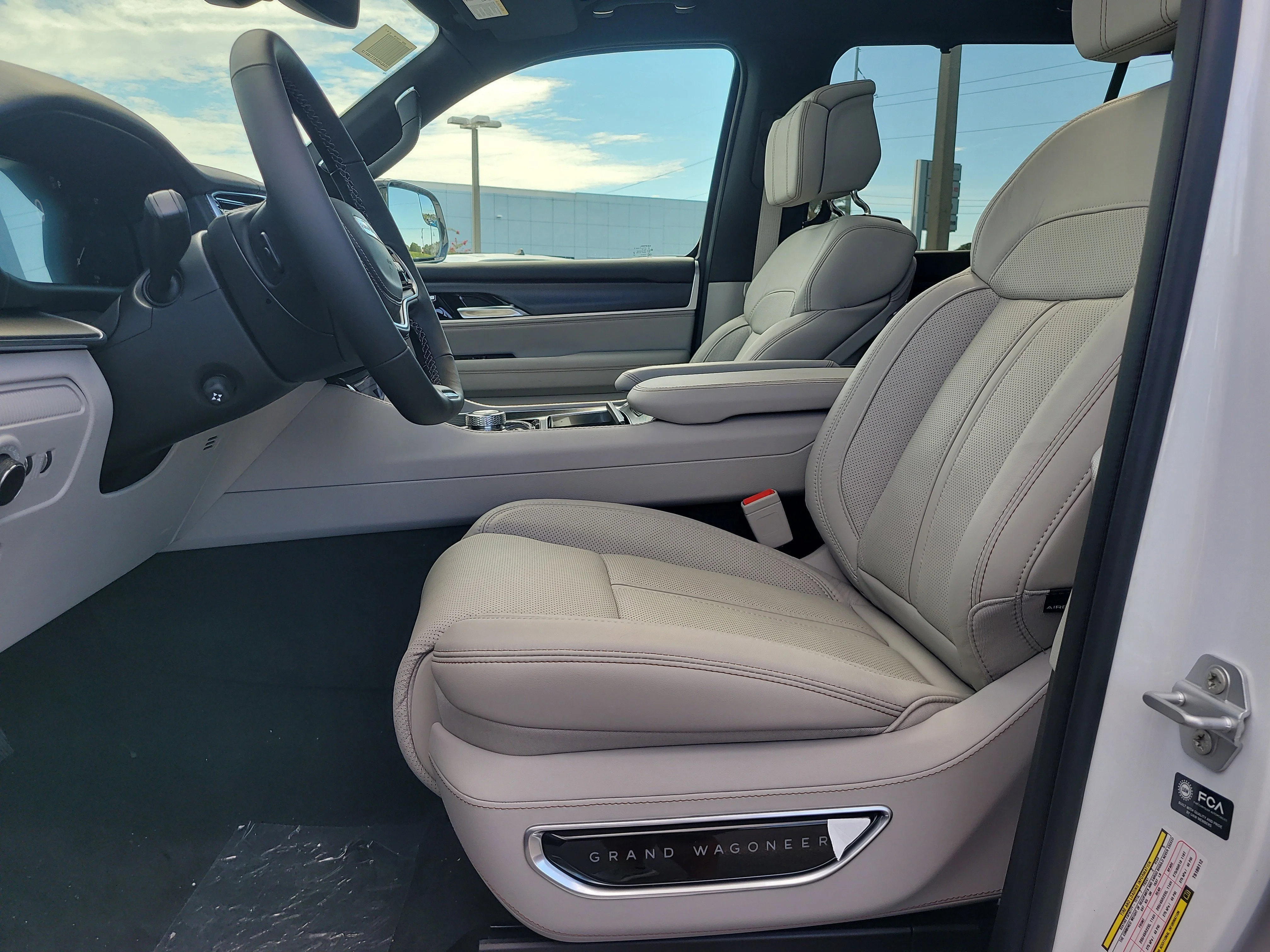 New 2026 Bright White Clearcoat Jeep Summit Obsidian image 17