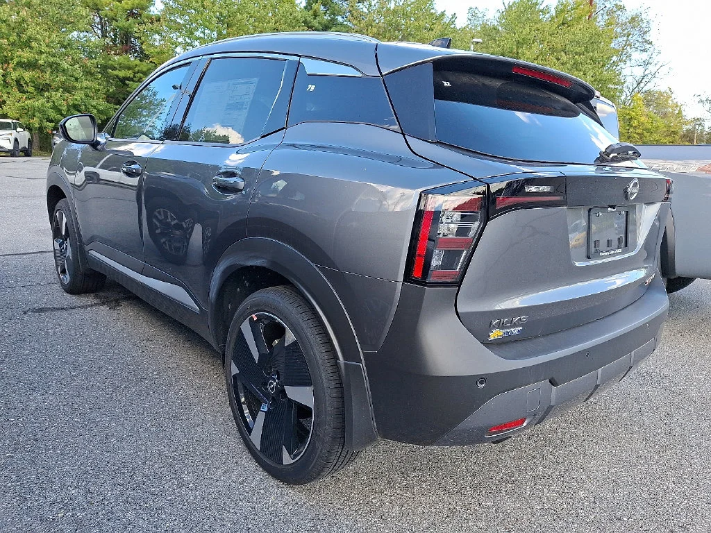 Used 2026 Gray Nissan SR image 4