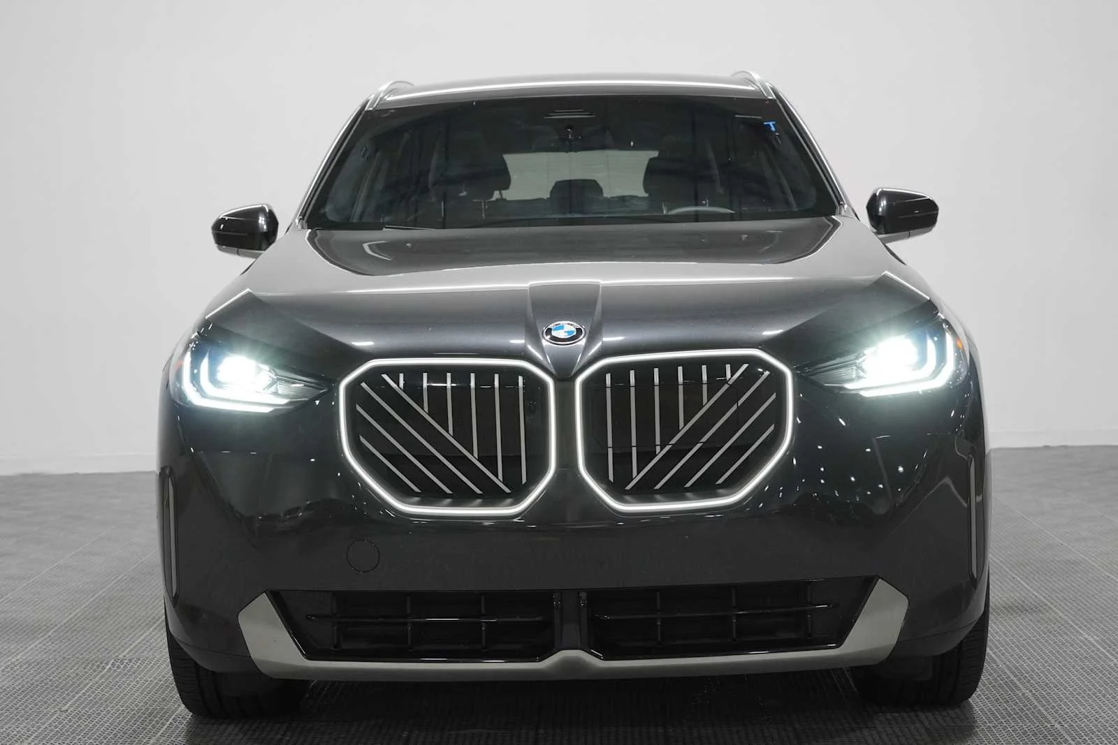 Used 2025 Dark Graphite Metallic BMW 30 xDrive image 2