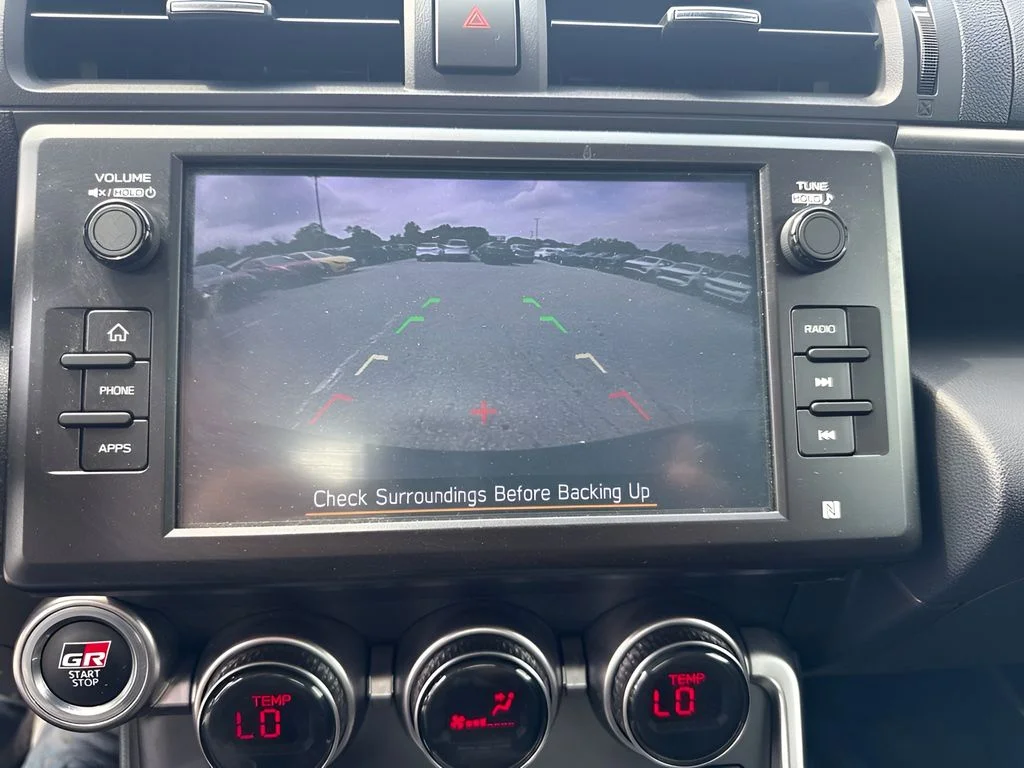 Used 2022  Toyota Base image 17