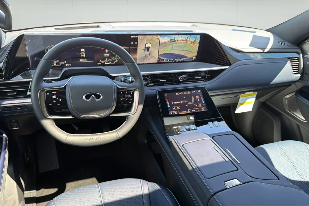 New 2027 2T RADIANT WHIT INFINITI Sport 4WD image 20