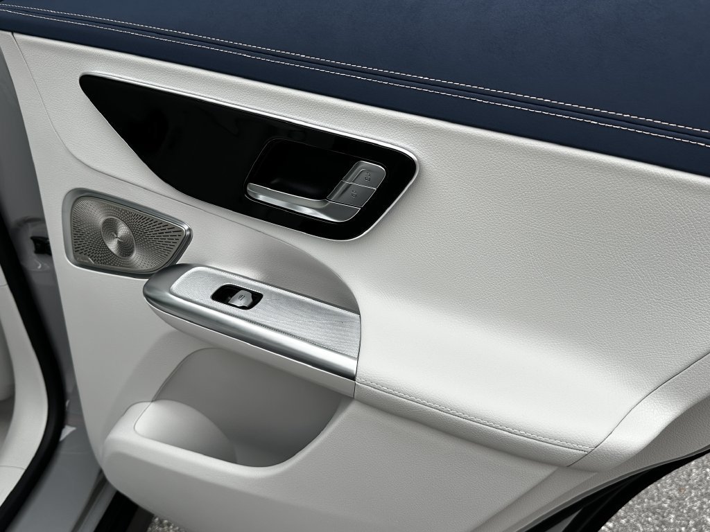 New 2027 MANUFAKTUR Alpine Grey Mercedes-Benz EQE 320+ image 55