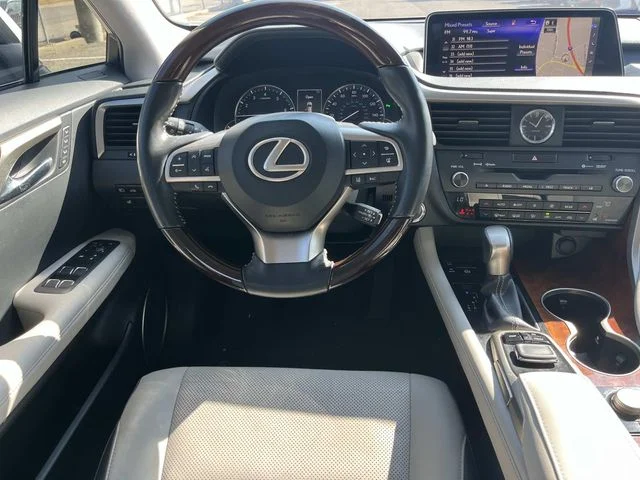 Used 2018 White Lexus 350L image 13
