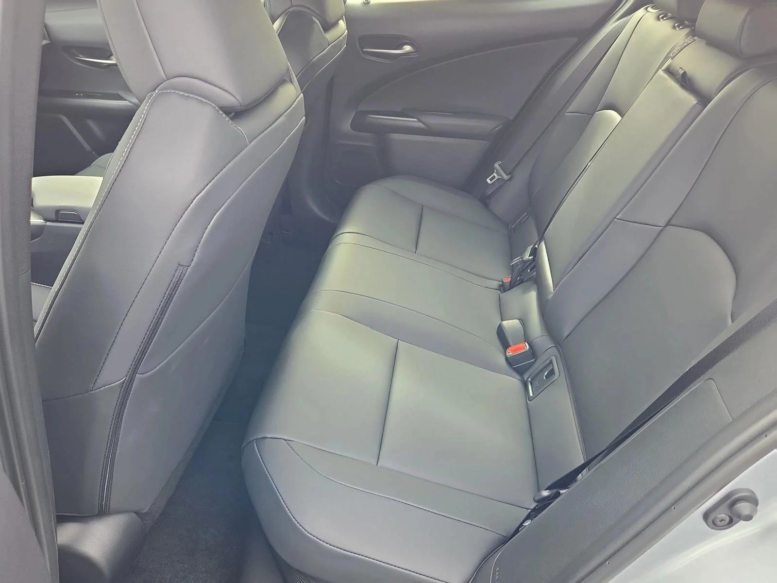 New 2026 Iridium with Obsidian roof Lexus UX 300h F SPORT DESIGN image 15