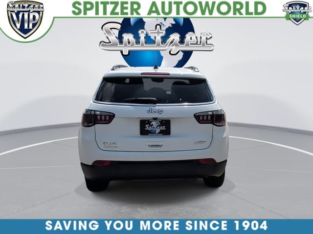 Used 2024 White Jeep Latitude image 8