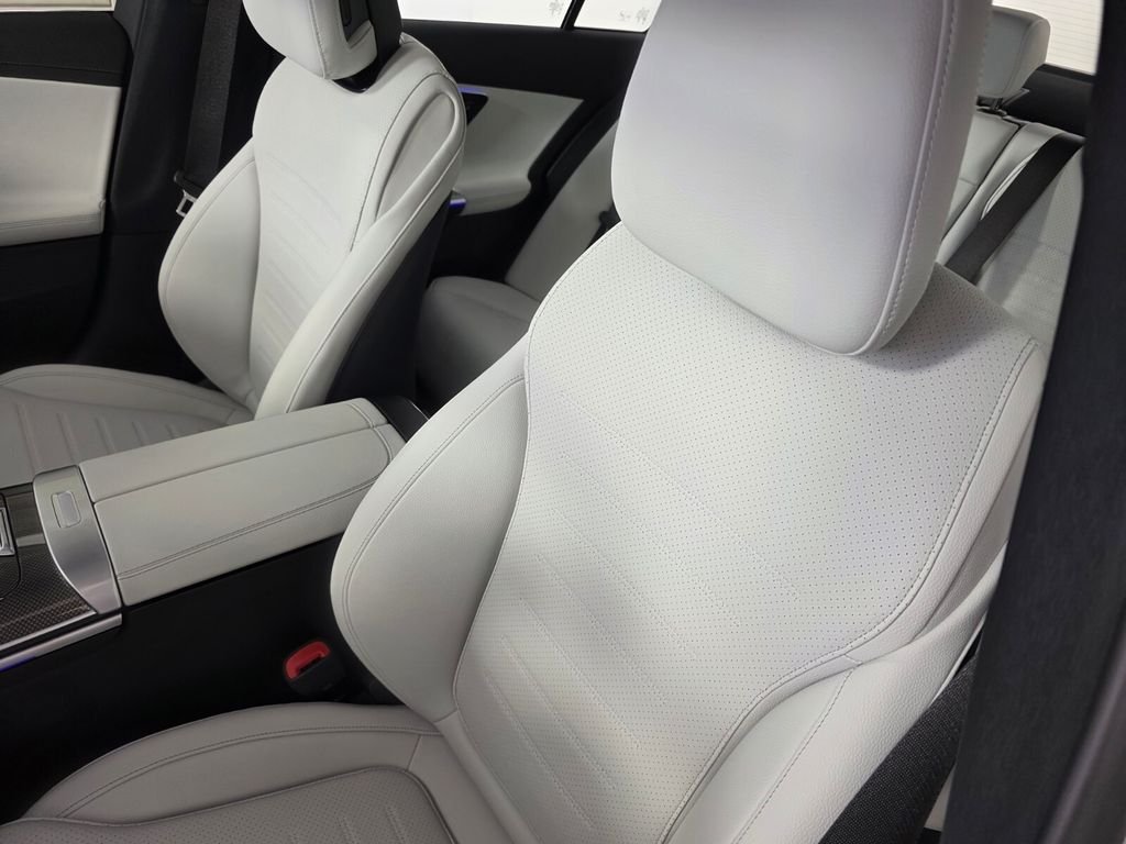 New 2026 MANUFAKTUR Alpine Grey Mercedes-Benz C 300 image 8