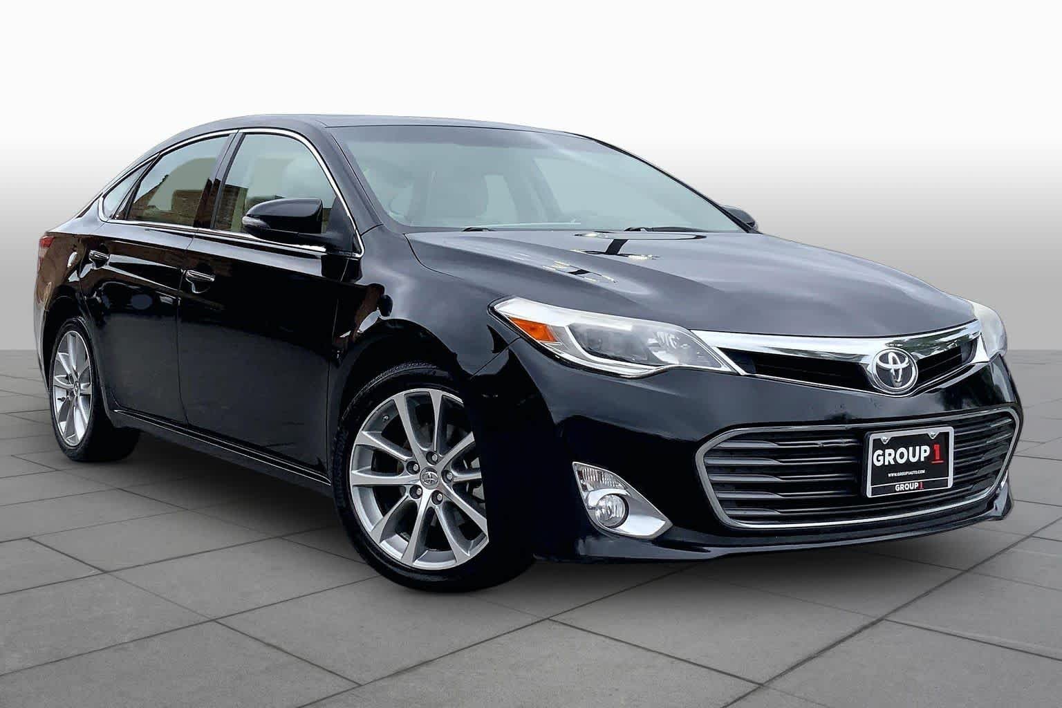 Used 2014 Attitude Black Toyota XLE image 3