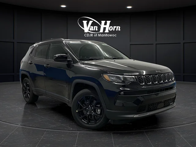 New 2026 Diamond Black Crystal Pearlcoat Jeep Latitude image 41