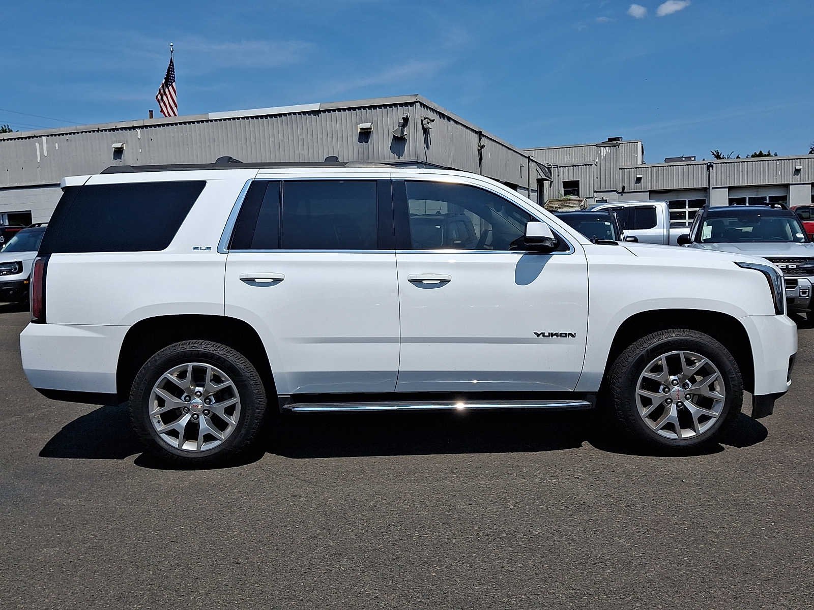 Used 2019 Summit White GMC SLE image 7