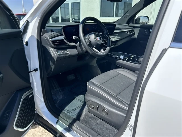 Used 2025 WHITE BUICK Preferred image 21