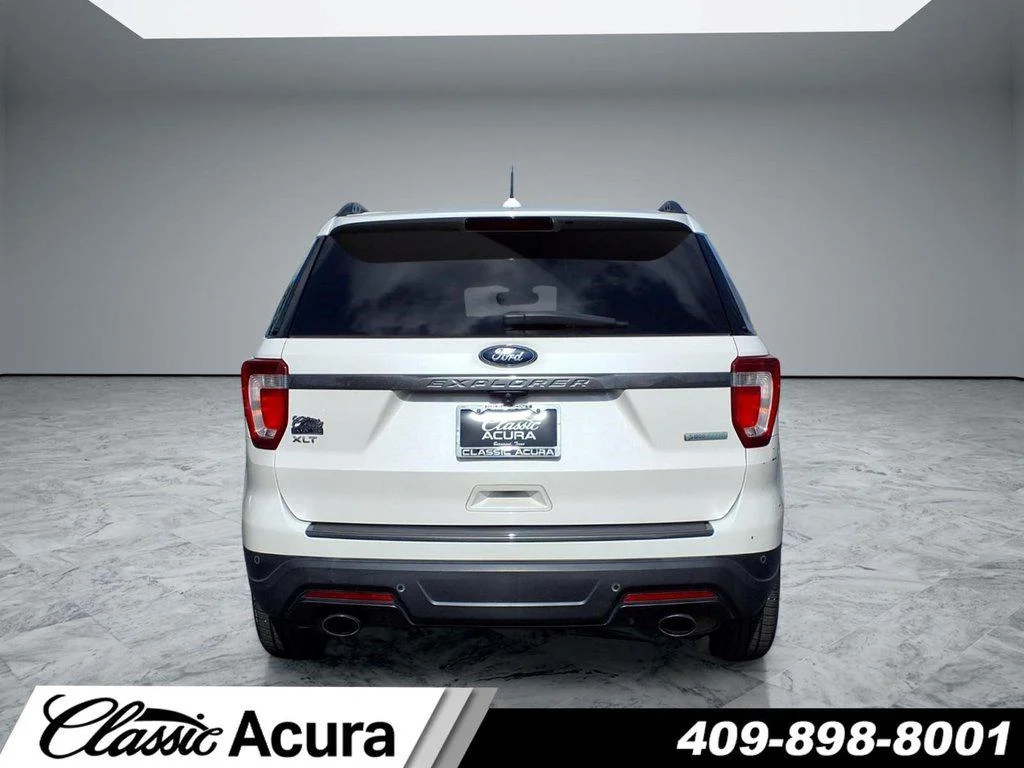 Used 2018 Oxford White Ford XLT image 4