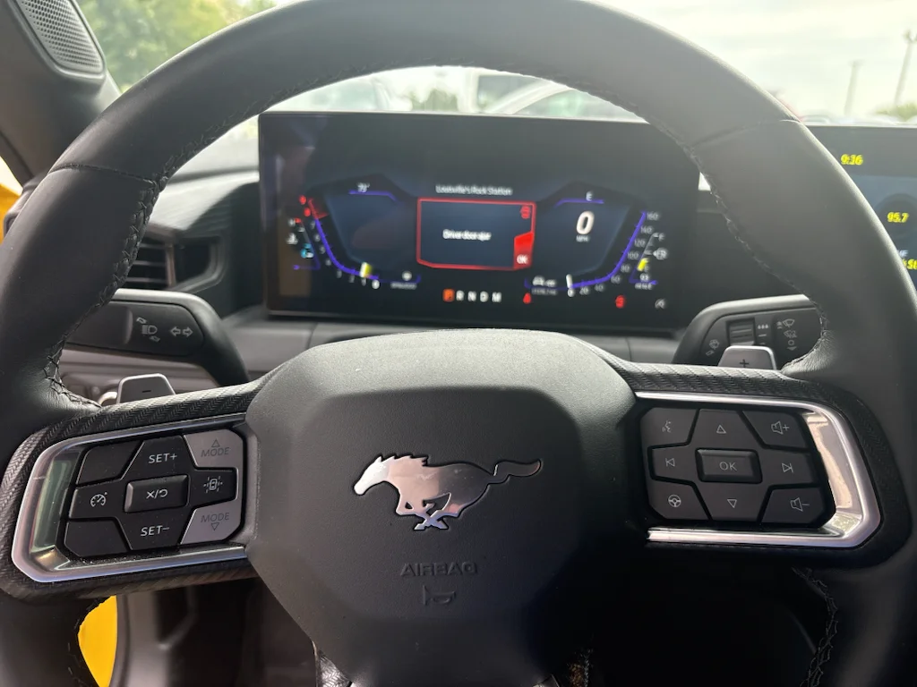 Used 2024  Ford GT image 7