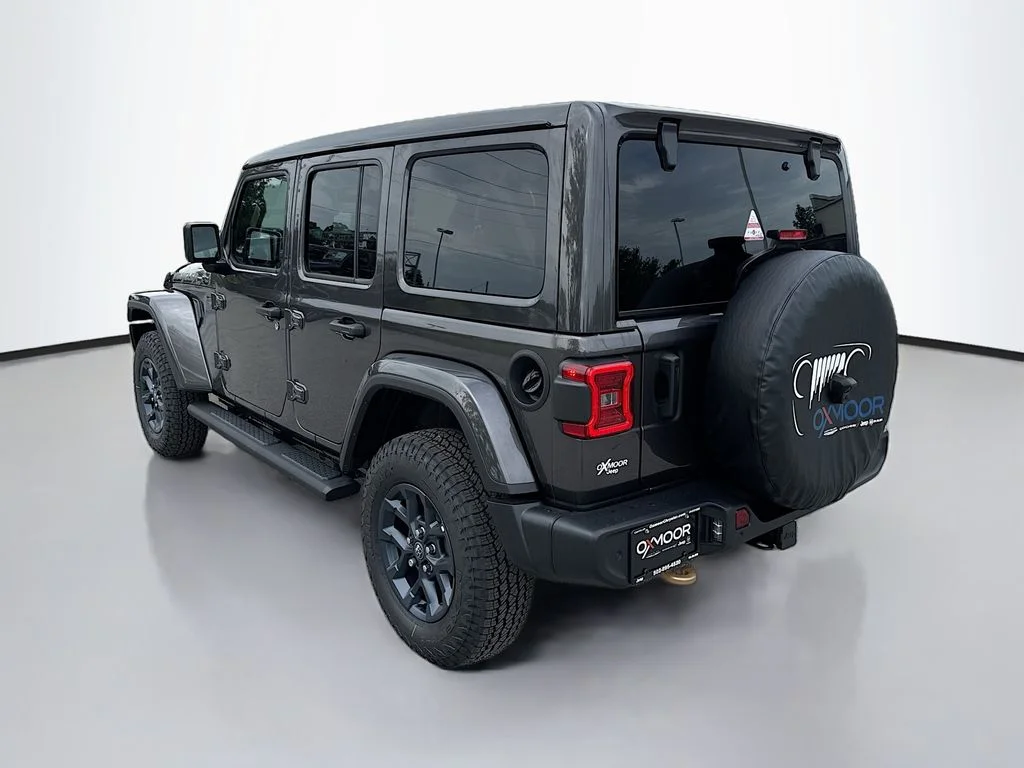 New 2026 Granite Crystal Metallic Clearcoat Jeep 85th Anniversary image 6