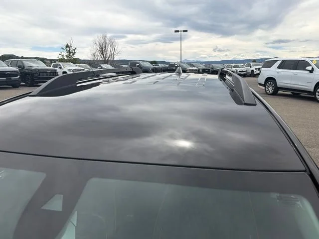 Used 2023 EBONY TWILIGHT METALLIC GMC SLE image 10