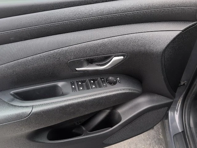 Used 2025 Gray Hyundai SEL image 17