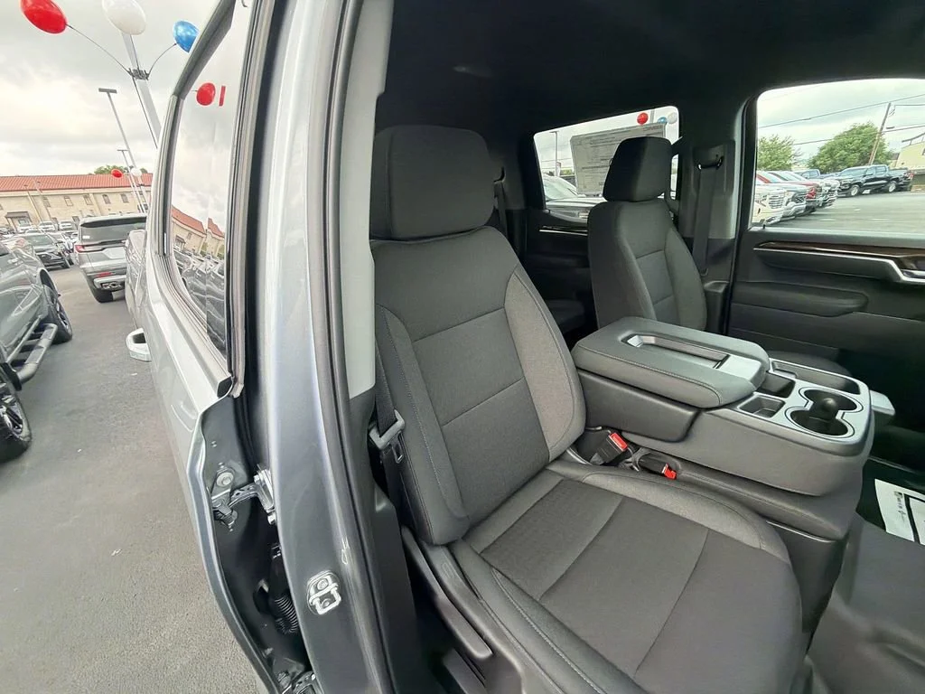 New 2026 Sterling Metallic GMC Elevation image 30