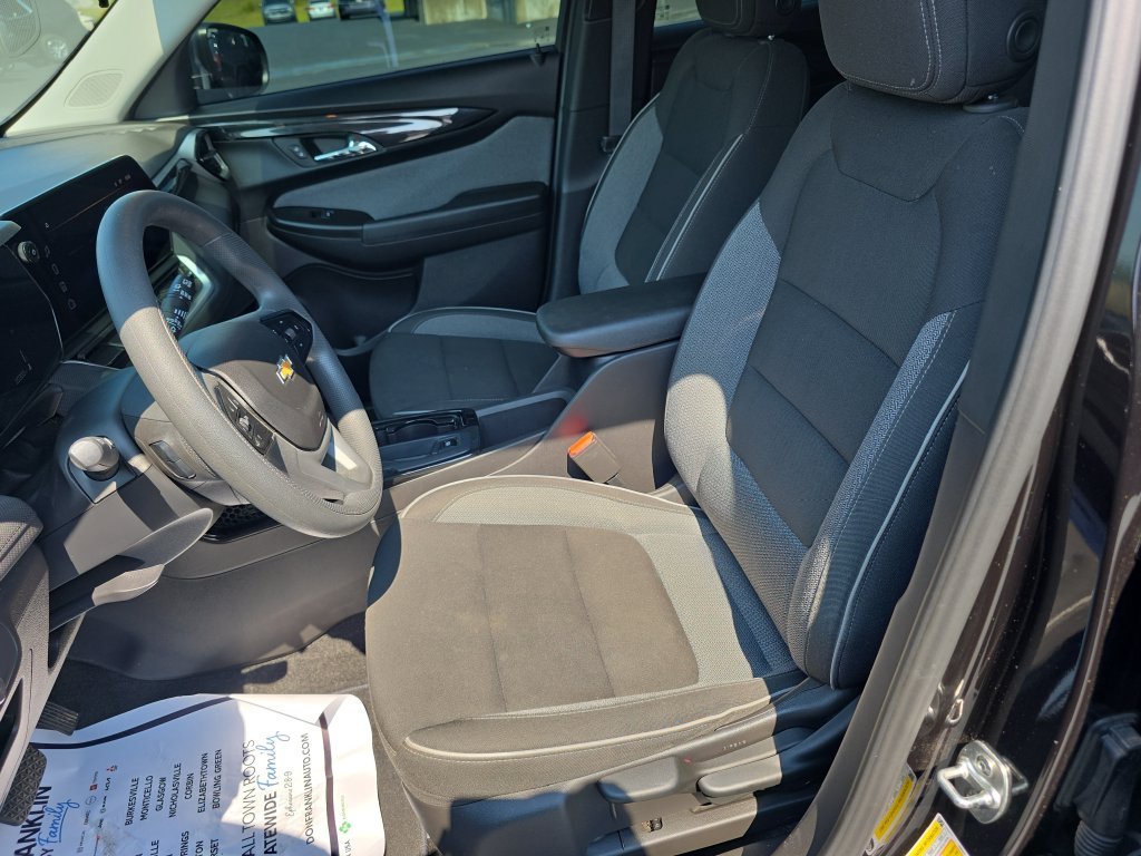 Used 2025 Black Chevrolet LS image 11