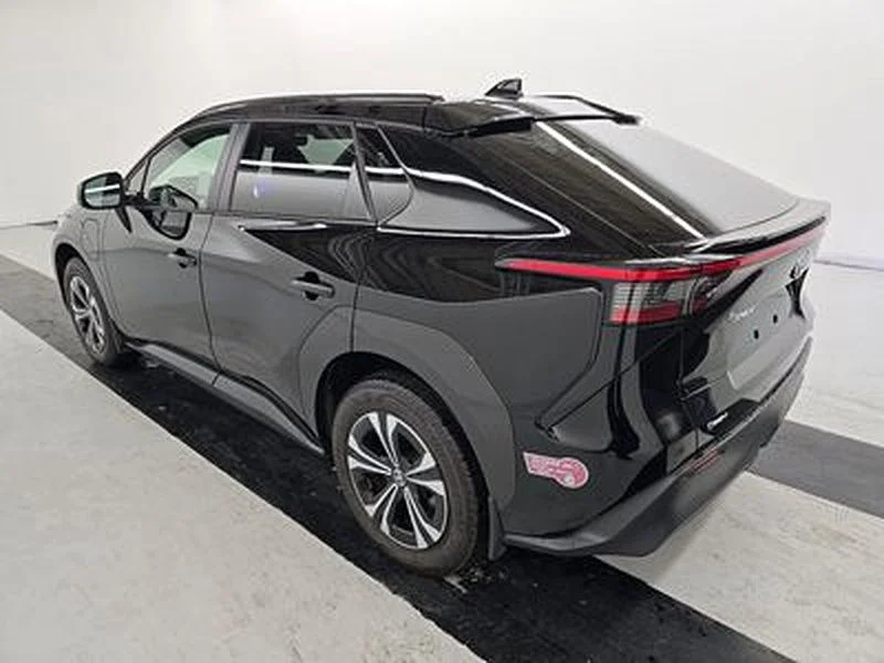 Used 2024 Black Toyota XLE image 6
