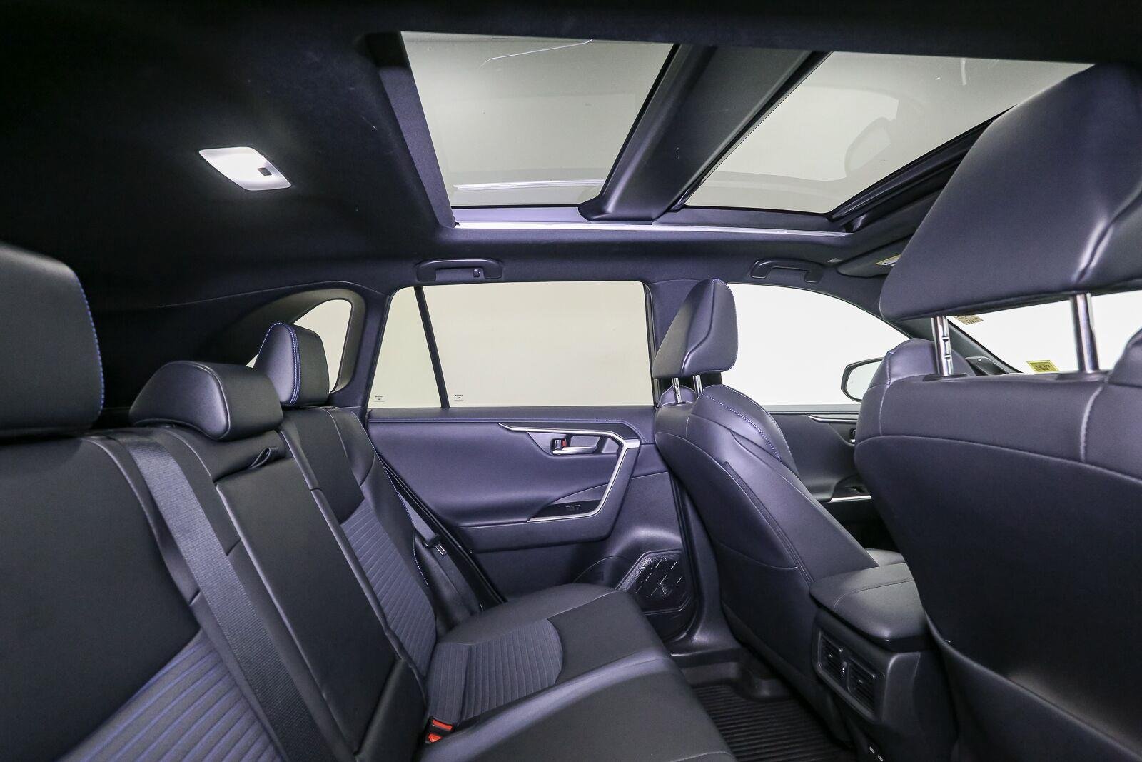 Used 2023 Silver Sky Metallic w/Midnight Black Metallic Roof Toyota XSE image 23