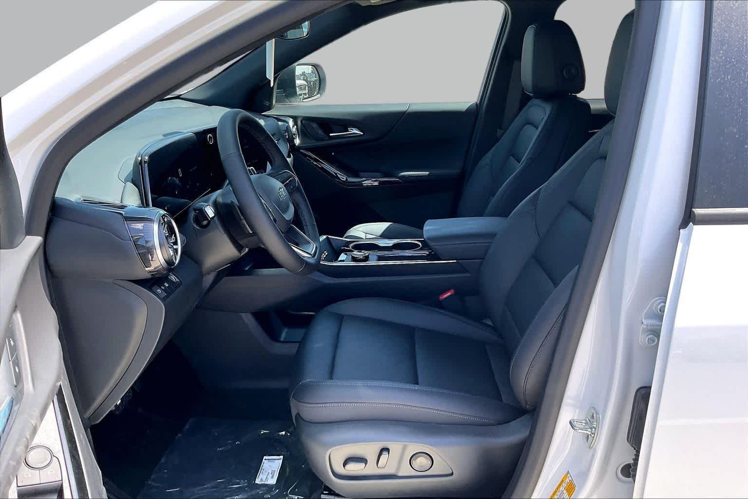 2027 Chevrolet Equinox LT - Photo 10