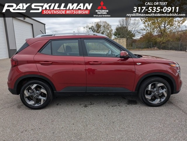 2025 Hyundai Venue SEL Limited photo 3