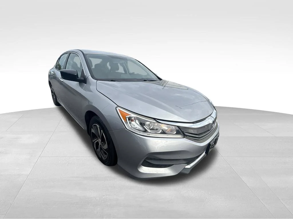 Used 2017 Silver Honda LX image 7