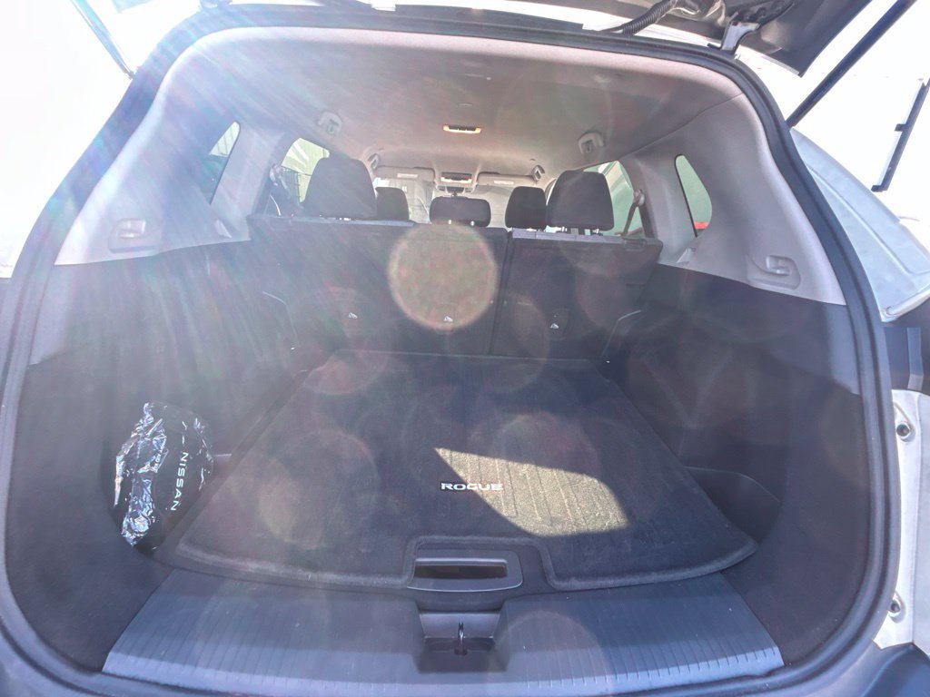 Used 2023 White Nissan SV image 19