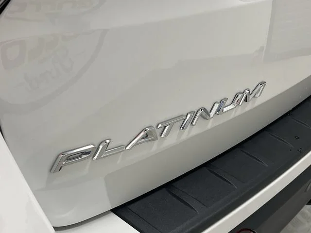 New 2026 Star White Metallic Tri-Coat Ford Platinum image 12
