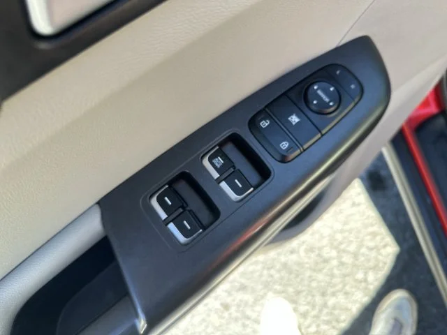 Used 2020 Red Kia LX image 24