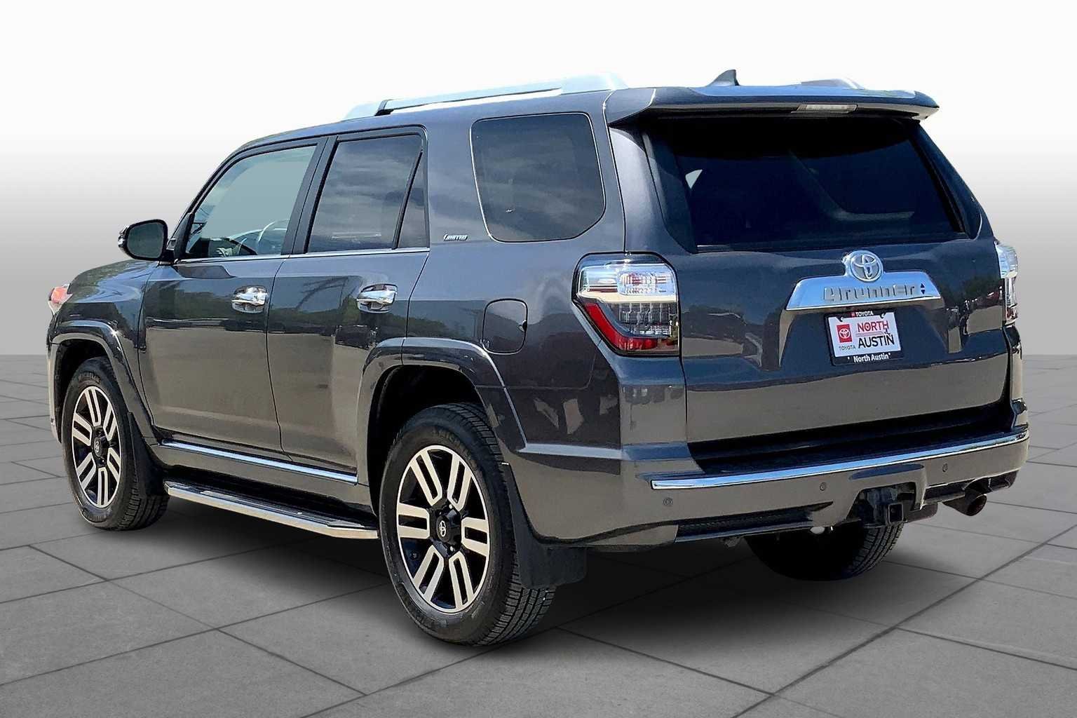 Used 2017 Magnetic Gray Metallic Toyota SR5 image 12