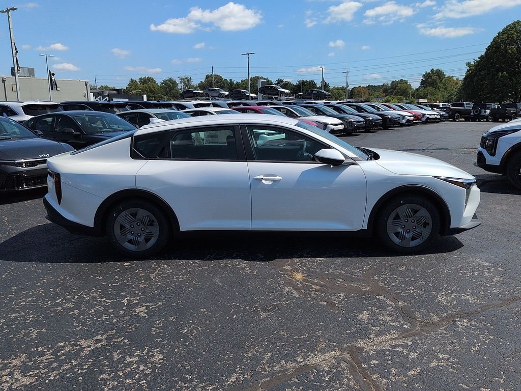 New 2026 Snow White Pearl Kia LX image 2