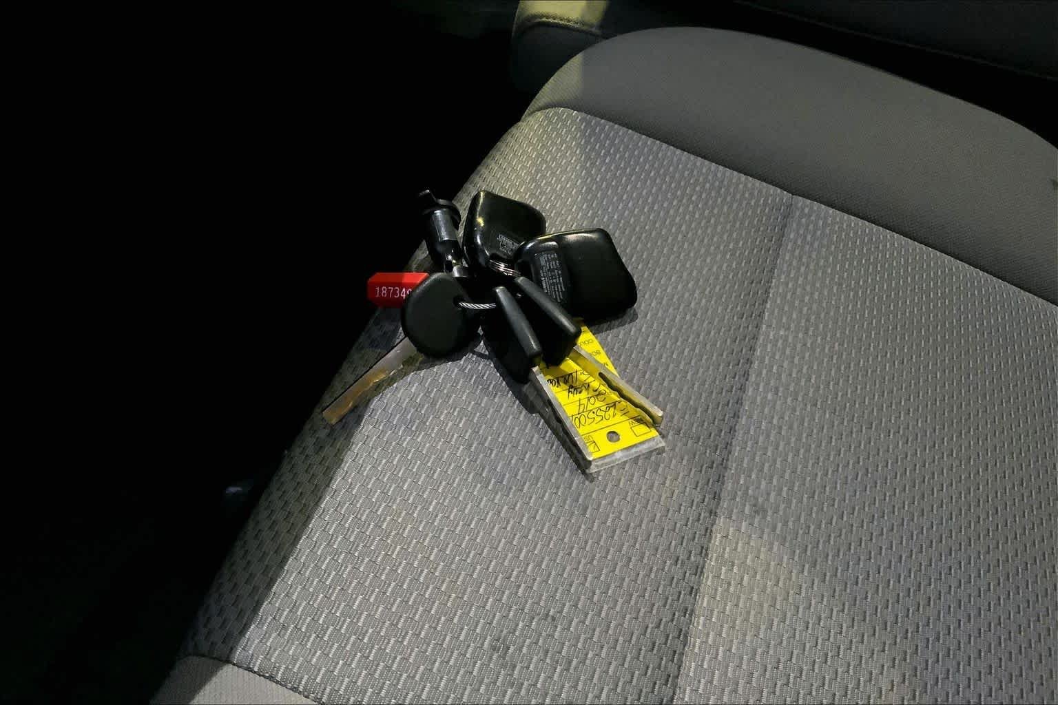 Used 2014 Summit White Chevrolet LT image 13