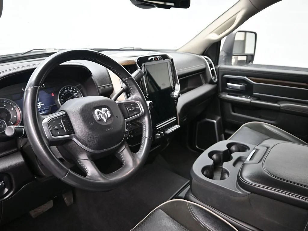 Used 2023 White Ram Laramie image 12