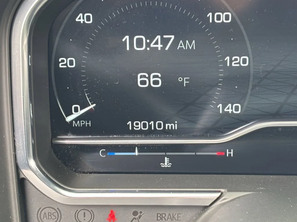 Used 2024 Summit White GMC AT4 image 28