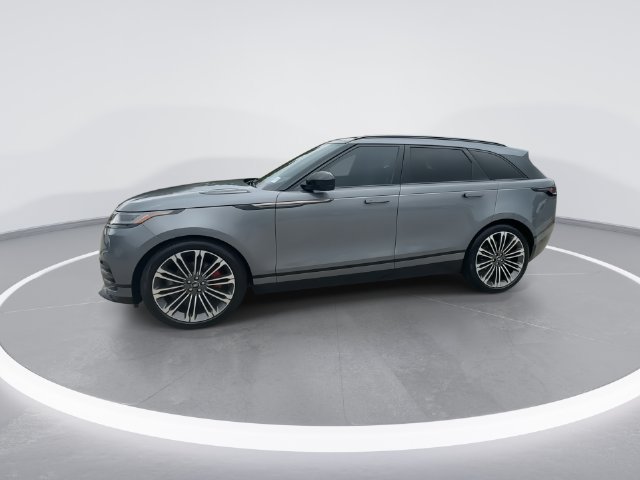 Used 2024 Gray Land Rover Dynamic SE image 4