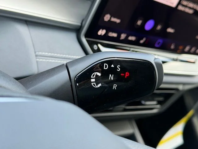 New 2026 White Volkswagen 2.0T SE R-Line Black image 14