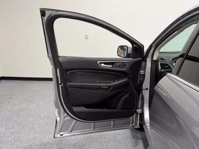 Used 2022 Silver Ford Titanium image 9