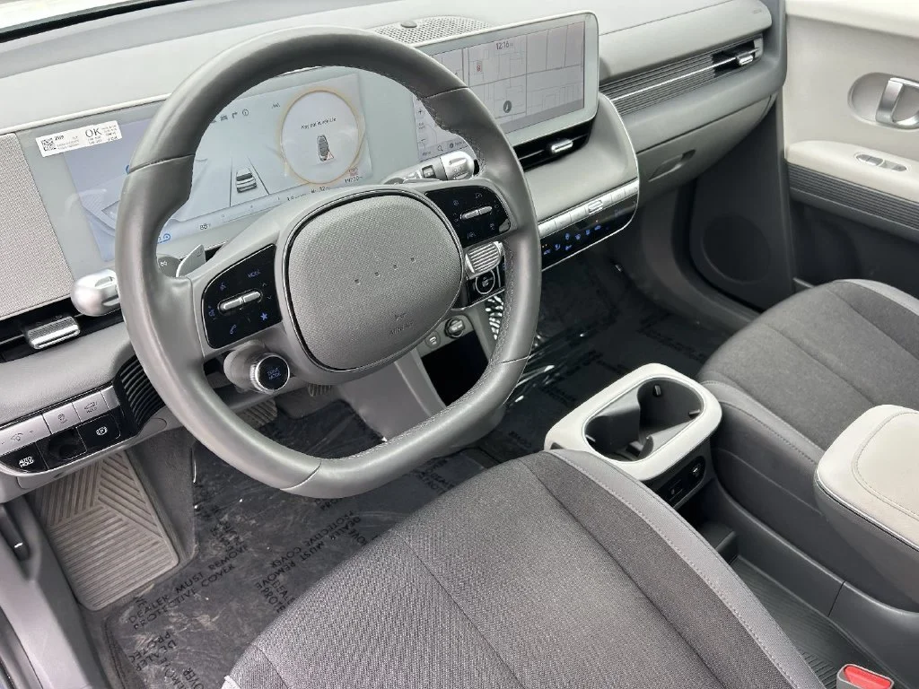Used 2024 White Hyundai SEL image 22